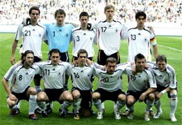 Alemania entre las selecciones del Mundial de Futbol FIFA 2010 Sudafrica, junto a las selecciones de Brasil, Espana, Italia, Inglaterra, Portugal, Estados Unidos, Holanda, Alemania,... juegan el campeonato del mundo en Africa. Entrenadores Italianos directamente en los Estados Unidos, Canada, Mexico, Medio Oriente, Latino America, Australia y Africa, WBN y la Asociacion Italiana de entrenadores de futbol (AIAC) ofrecen entrenadores profesionales de futbol Italiano para clases a ninos, jovenes y jugadores profesionales ademas de congresos y eventos deportivos... Entrenamos los mejores