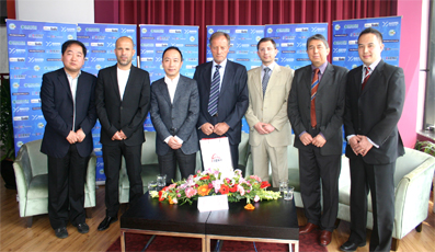 The president of Sports Window Mr Erick Gao and the AIAC delegation in an interview executed by sina sports of China, during the week of the Beijing football association BFA, President Yang Jung Sheng, and AIAC Renzo Ulivieri signed an official 2010 2014 cooperation program to develop the Beijing and China football, the partnership program included youth football coaches training, youth football training, school teacher programs and support the yout Beijing team in their Chinese championship, during the signing ceremony was present the Ambassador of Italy Riccardo Sessa, Shine Liu D&S president, Christian Caballero WBN president and the former player Gigi di Biagio