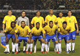 Brasil entre las selecciones del Mundial de Futbol FIFA 2010 Sudafrica, junto a las selecciones de Brasil, Espana, Italia, Inglaterra, Portugal, Estados Unidos, Holanda, Alemania,... juegan el campeonato del mundo en Africa. Entrenadores Italianos directamente en los Estados Unidos, Canada, Mexico, Medio Oriente, Latino America, Australia y Africa, WBN y la Asociacion Italiana de entrenadores de futbol (AIAC) ofrecen entrenadores profesionales de futbol Italiano para clases a ninos, jovenes y jugadores profesionales ademas de congresos y eventos deportivos... Entrenamos los mejores