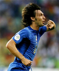 Andrea Pirlo alegre despues de haber marcado el Penal en la final de la copa FIFA que conquistara con Italia durante el Mundial de Futbol FIFA en Alemania 2006, Italia campeon del mundo con Marcello Lippi de la escuela de entrenadores de Futbol Italiano, entrenadores Italianos directamente en los Estados Unidos, Canada, Mexico, Medio Oriente, Latino America, Australia y Africa. Worldwide Business Network Inc (WBN) y la Asociacion Italiana de entrenadores de futbol (AIAC) ofrecen entrenadores profesionales de futbol Italiano para clases a ninos, jovenes y jugadores profesionales ademas de congresos y eventos deportivos... Entrenamos los mejores