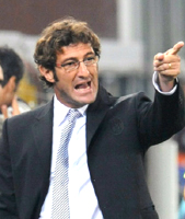 Ciro Ferrara entrenador de la Juventus en Italia y miembro del AIAC Italia, futbol Italiano, los entrenadores mas famosos del mundo futbolistico ahora a disposicion de los equipos del mundo entero, entrenadores campeones del mundo para tus seminarios de futbol, entrenadores para tus eventos deportivos y ademas los mejores entrenadores Italianos para realizar seminarios, academias y escuelas de futbol para principiantes ninos o ninas, futbol juvenil femenino, cursos a jugadores profesionales y master class para entrenadores de futbol de ligas y campeonatos de los Estados Unidos, Argentina, Chile, Peru, Ecuador, Colombia, Venezuela, Brazil, Mexico... escuela de futbol Italiano