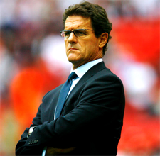 Fabio Capello entrenador de la seleccion nacional de Inglaterra y miembro del AIAC que lanza el entrenador de Futbol Italiano, los entrenadores mas famosos del mundo futbolistico ahora a disposicion de los equipos del mundo entero, entrenadores campeones del mundo para tus seminarios de futbol, entrenadores para tus eventos deportivos y ademas los mejores entrenadores Italianos para realizar seminarios, academias y escuelas de futbol para principiantes ninos o ninas, futbol juvenil femenino, cursos a jugadores profesionales y master class para entrenadores de futbol de ligas y campeonatos de los Estados Unidos, Argentina, Chile, Peru, Ecuador, Colombia, Venezuela, Brazil, Mexico... escuela de futbol Italiano