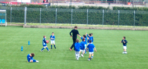 Entrenadores para cursos de principiantes organizados para los ninos y ninas que hacen parte de los seminarios y cursos de Futbol Italiano, los entrenadores mas famosos del mundo futbolistico ahora a disposicion de los equipos del mundo entero, entrenadores campeones del mundo para tus seminarios de futbol, entrenadores para tus eventos deportivos y ademas los mejores entrenadores Italianos para realizar seminarios, academias y escuelas de futbol para principiantes ninos o ninas, futbol juvenil femenino, cursos a jugadores profesionales y master class para entrenadores de futbol de ligas y campeonatos de los Estados Unidos, Argentina, Chile, Peru, Ecuador, Colombia, Venezuela, Brazil, Mexico... escuela de futbol Italiano