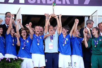 Italian women football soccer National Teal winner of the UEFA Cup Under 19, Football soccer school, Italian football soccer school to the world thanks to WBN and AIAC - the Italian football soccer association of coaches - the Italian football soccer school offers to the international players and teams the World Champions technical and tactical training to the USA soccer teams, Canada soccer players, UAE soccer league, Saudi Arabia teams, Australia teams and soccer players. We offer also customized training for soccer lovers as begineers camps, young soccer camps, girls football soccer training and professional Italian soccer Coaches for your team, our Italian soccer school offers the most prestige and winner Football Soccer coach camps and training in the world ready to coach in your country and become a Champion in your league