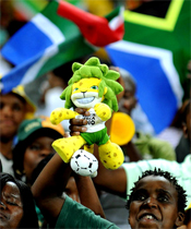 Mundial de futbol Sudafrica FIFA 2010, campeonato mundial de futbol por primera vez en Africa toca al Sudafrica la organizacion de los juegos con 32 selecciones de todo el mundo, Sudafrica, Uruguay, Mexico, Francia, Argentina, Corea del Sur, Nigeria, Grecia, Algeria, Eslovenia, Estados Unidos, Inglaterra, Alemania, Australia, Serbia, Ghana, Holanda, Dinamarca, Camerun, Japan, Nueva Zelanda, Eslovaquia, Italia, Paraguay, Kora del Norte, Costa de Marfil, Portugal, Brazil, Espana, Suiza, Honduras y Chile... Campeonato mundial de futbol FIFA 2010