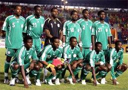 Nigeria entre las selecciones del Mundial de Futbol FIFA 2010 Sudafrica, junto a las selecciones de Brasil, Espana, Italia, Inglaterra, Portugal, Estados Unidos, Holanda, Alemania,... juegan el campeonato del mundo en Africa. Entrenadores Italianos directamente en los Estados Unidos, Canada, Mexico, Medio Oriente, Latino America, Australia y Africa, WBN y la Asociacion Italiana de entrenadores de futbol (AIAC) ofrecen entrenadores profesionales de futbol Italiano para clases a ninos, jovenes y jugadores profesionales ademas de congresos y eventos deportivos... Entrenamos los mejores