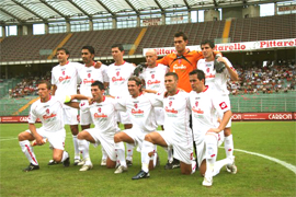 Padova Calcio club que participa en el campeonato de futbol Italiano de Serie B, es el segundo campeonato mas importante de Italia y cuenta con muchos entrenadores y jugadores famosos del mundo futbolistico ahora a disposicion de los equipos del mundo entero, entrenadores campeones del mundo para tus seminarios de futbol, entrenadores para tus eventos deportivos y ademas los mejores entrenadores Italianos para realizar seminarios, academias y escuelas de futbol para principiantes ninos o ninas, futbol juvenil femenino, cursos a jugadores profesionales y master class para entrenadores de futbol de ligas y campeonatos de los Estados Unidos, Argentina, Chile, Peru, Ecuador, Colombia, Venezuela, Brazil, Mexico... escuela de futbol Italiano