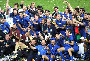 Historia reciente Italia campeon mundial de futbol en Italia 2006 en Alemania, parte de la historia del AIAC que es la asociacion de entrenadores profesionales de futbol de Italia empenada junto a Worldwide Business Network Inc de Miami en los Estados Unidos a difundir los tecnicos de Futbol Italiano a las principales federaciones y equipos de futbol del mundo, los tecnicos y entrenadores mas famosos del mundo futbolistico ahora a disposicion de los equipos del mundo entero, entrenadores campeones del mundo para tus seminarios de futbol, entrenadores para tus eventos deportivos y ademas los mejores entrenadores Italianos para realizar seminarios, academias y escuelas de futbol para principiantes ninos o ninas, futbol juvenil femenino, cursos a jugadores profesionales y master class para entrenadores de futbol de ligas y campeonatos de los Estados Unidos, Argentina, Chile, Peru, Ecuador, Colombia, Venezuela, Brazil, Mexico... escuela de futbol Italiano