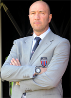 Walter Zenga entrenador en Italia y miembro del AIAC Italia, futbol Italiano, los entrenadores mas famosos del mundo futbolistico ahora a disposicion de los equipos del mundo entero, entrenadores campeones del mundo para tus seminarios de futbol, entrenadores para tus eventos deportivos y ademas los mejores entrenadores Italianos para realizar seminarios, academias y escuelas de futbol para principiantes ninos o ninas, futbol juvenil femenino, cursos a jugadores profesionales y master class para entrenadores de futbol de ligas y campeonatos de los Estados Unidos, Argentina, Chile, Peru, Ecuador, Colombia, Venezuela, Brazil, Mexico... escuela de futbol Italiano