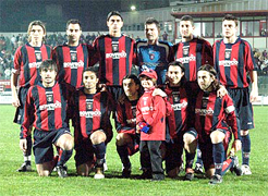 Crotone de la Region Calabria club que participa en el campeonato de futbol Italiano de Serie B, es el segundo campeonato mas importante de Italia y cuenta con muchos entrenadores y jugadores famosos del mundo futbolistico ahora a disposicion de los equipos del mundo entero, entrenadores campeones del mundo para tus seminarios de futbol, entrenadores para tus eventos deportivos y ademas los mejores entrenadores Italianos para realizar seminarios, academias y escuelas de futbol para principiantes ninos o ninas, futbol juvenil femenino, cursos a jugadores profesionales y master class para entrenadores de futbol de ligas y campeonatos de los Estados Unidos, Argentina, Chile, Peru, Ecuador, Colombia, Venezuela, Brazil, Mexico... escuela de futbol Italiano